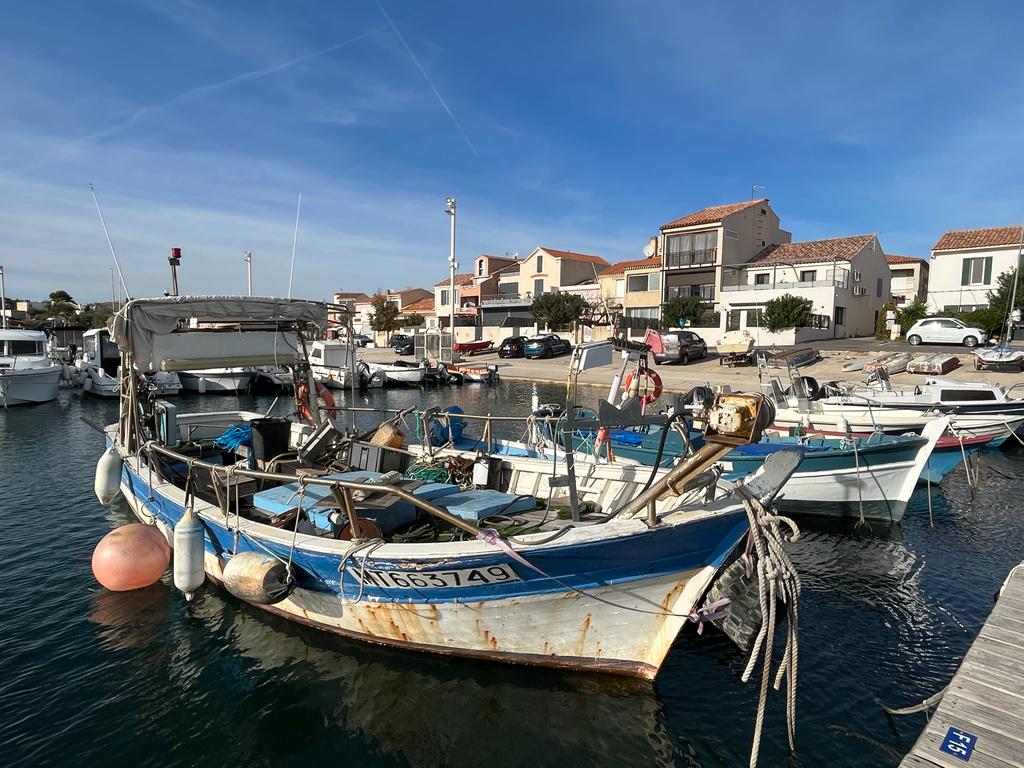 Bateau de peche de carro