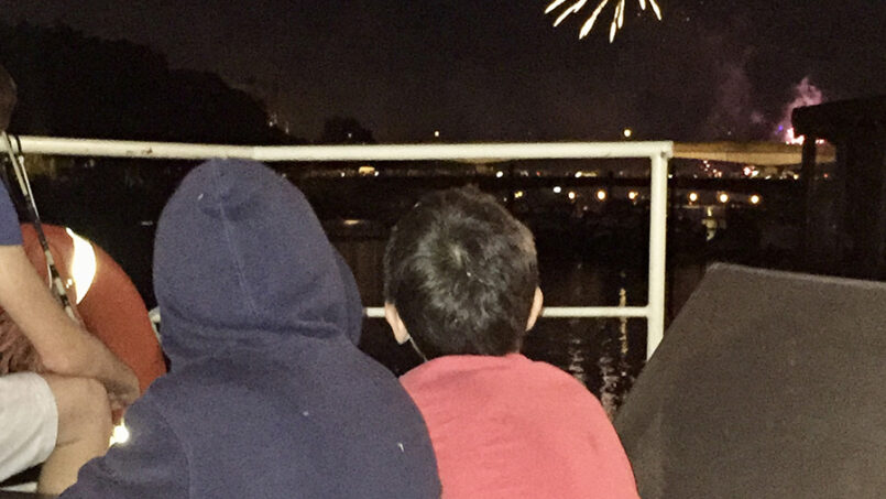 peniche-exterieur-feu-d-artifice
